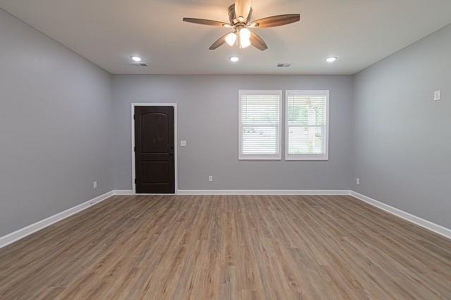 Spacious, unfurnished interior of a new home in , Jefferson (Image 16).