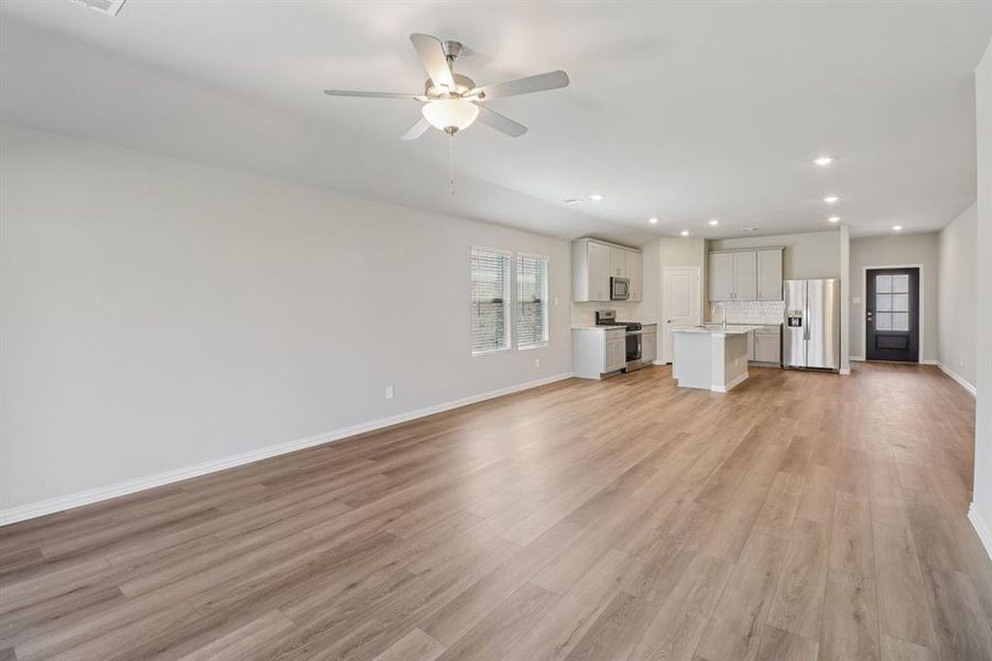 Spacious, unfurnished interior of a new home in Southridge - Signature Series, McKinney (Image 26). Spacious, unfurnished interior of a new home in Southridge - Signature Series, McKinney (Image 26).