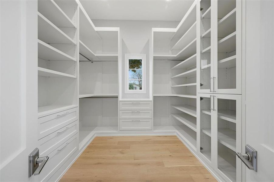 Spacious, unfurnished interior of a new home in , Dallas (Image 35).