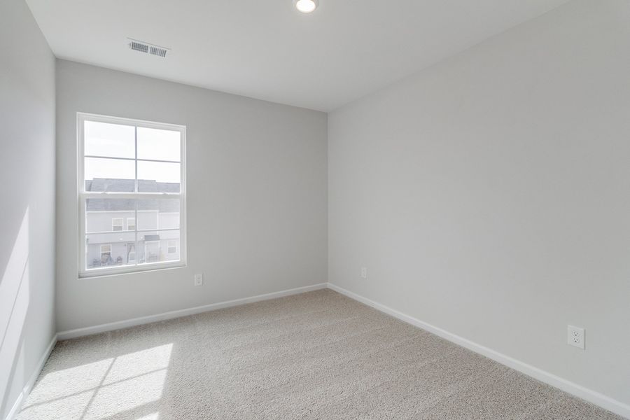 Spacious, unfurnished interior of a new home in Astoria, Columbia (Image 25).
