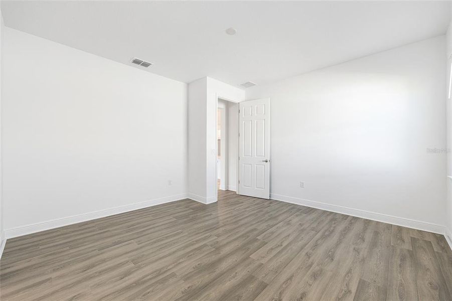 Spacious, unfurnished interior of a new home in , Ocala (Image 41).