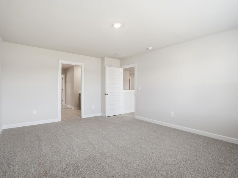 Spacious, unfurnished interior of a new home in Creek Ridge - Signature Collection, Spartanburg (Image 17). Spacious, unfurnished interior of a new home in Creek Ridge - Signature Collection, Spartanburg (Image 17).
