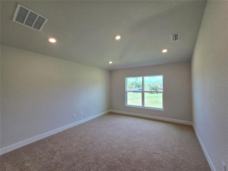 Spacious, unfurnished interior of a new home in Twisted Oaks, Beverly Hills (Image 16).
