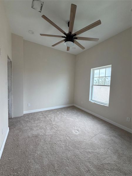 Spacious, unfurnished interior of a new home in , Galveston (Image 4).