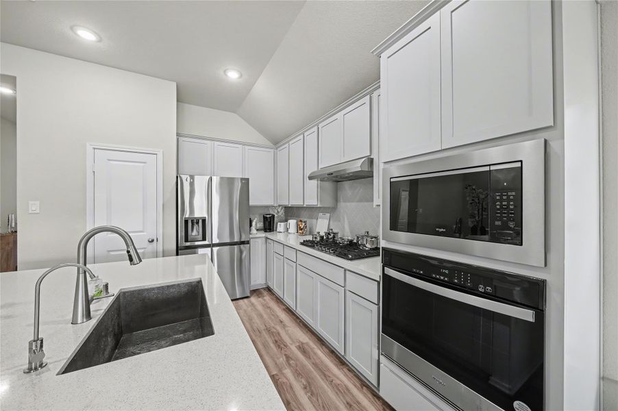 Furnished interior view inside a new home in Candela, Richmond (Image 32).