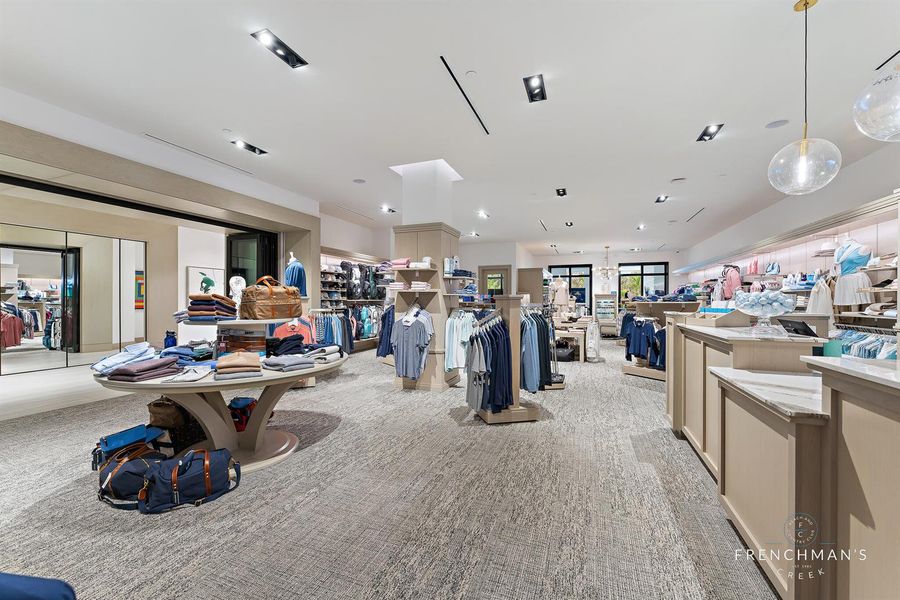 13-Golf_Shop