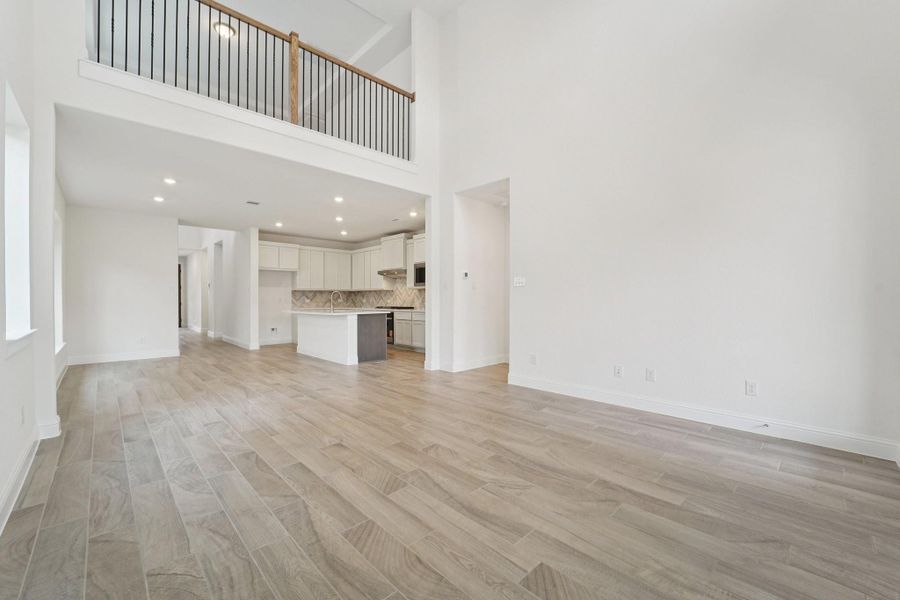 Spacious, unfurnished interior of a new home in Woodhavyn 40', Magnolia (Image 12).