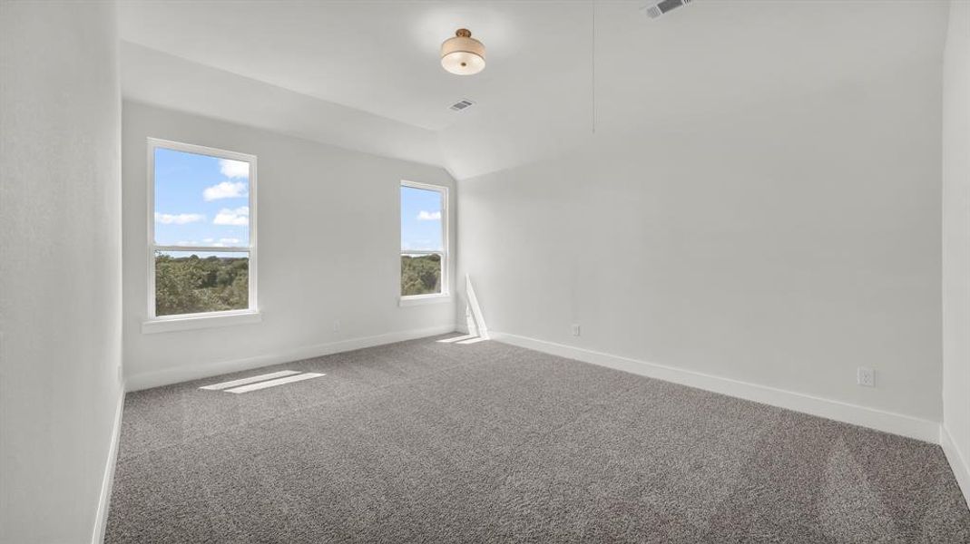 Large upstairs bonus room Large upstairs bonus room