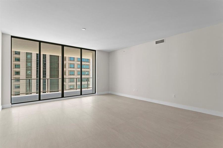 Spacious, unfurnished interior of a new home in , St. Petersburg (Image 24). Spacious, unfurnished interior of a new home in , St. Petersburg (Image 24).