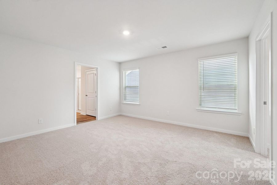 Spacious, unfurnished interior of a new home in Clark Creek Landing, Lincolnton (Image 22).