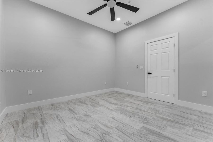 Spacious, unfurnished interior of a new home in , Miami (Image 79).