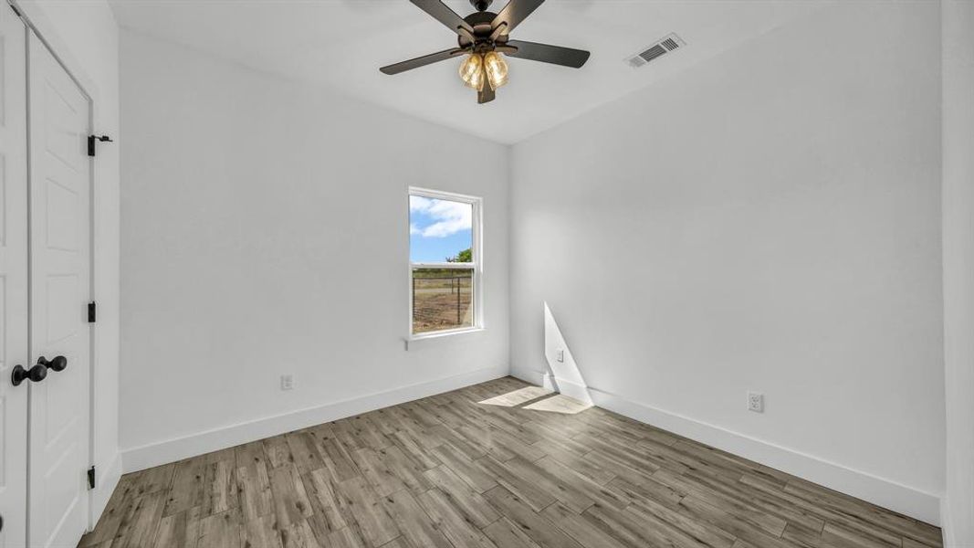 Spacious, unfurnished interior of a new home in , Weatherford (Image 24).