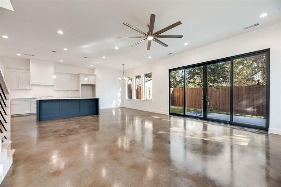 Spacious, unfurnished interior of a new home in , Dallas (Image 23).