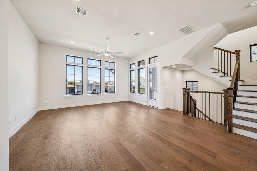 Spacious, unfurnished interior of a new home in Spring Valley Creek, Houston (Image 16).