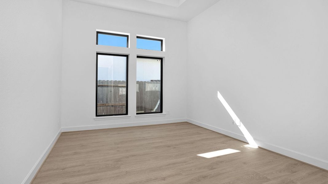 Spacious, unfurnished interior of a new home in Sienna 65' - Valencia, Missouri City (Image 10). Spacious, unfurnished interior of a new home in Sienna 65' - Valencia, Missouri City (Image 10).