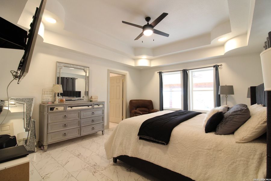 Furnished interior view inside a new home in , Floresville (Image 4).