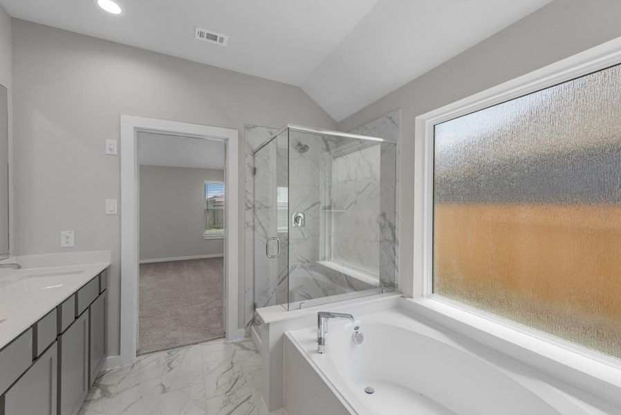 Furnished interior view inside a new home in Huntington Place, Rosharon (Image 5).