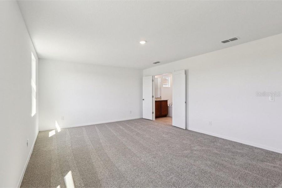Spacious, unfurnished interior of a new home in Northlake Traditional, Winter Garden (Image 12). Spacious, unfurnished interior of a new home in Northlake Traditional, Winter Garden (Image 12).