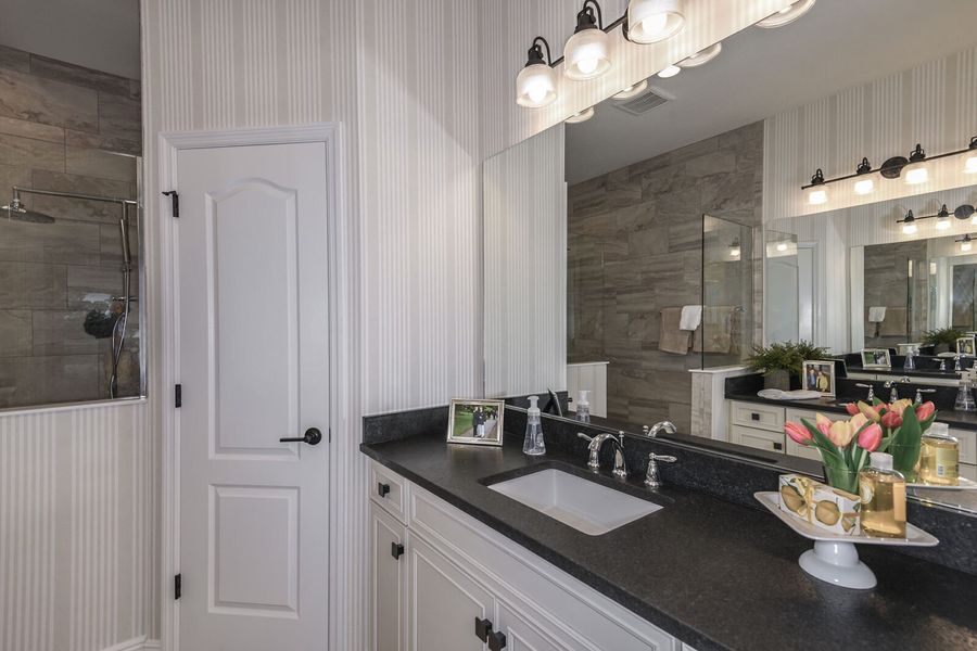 Representative furnished interior of a home built from the Tidewater 2B by Neal Communities in Vicenza, Venice (Image 9).