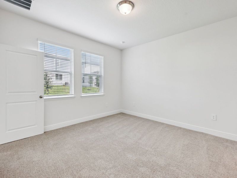 Spacious, unfurnished interior of a new home in Cyrene at Minneola, Minneola (Image 10).