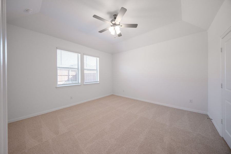 Spacious, unfurnished interior of a new home in Chalk Hill, Celina (Image 28).