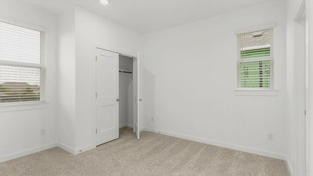 Spacious, unfurnished interior of a new home in Santa Rita Ranch, Liberty Hill (Image 14).