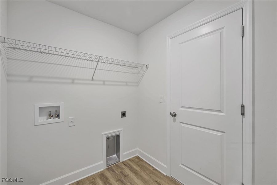 Spacious, unfurnished interior of a new home in Cape Coral, Cape Coral (Image 30).