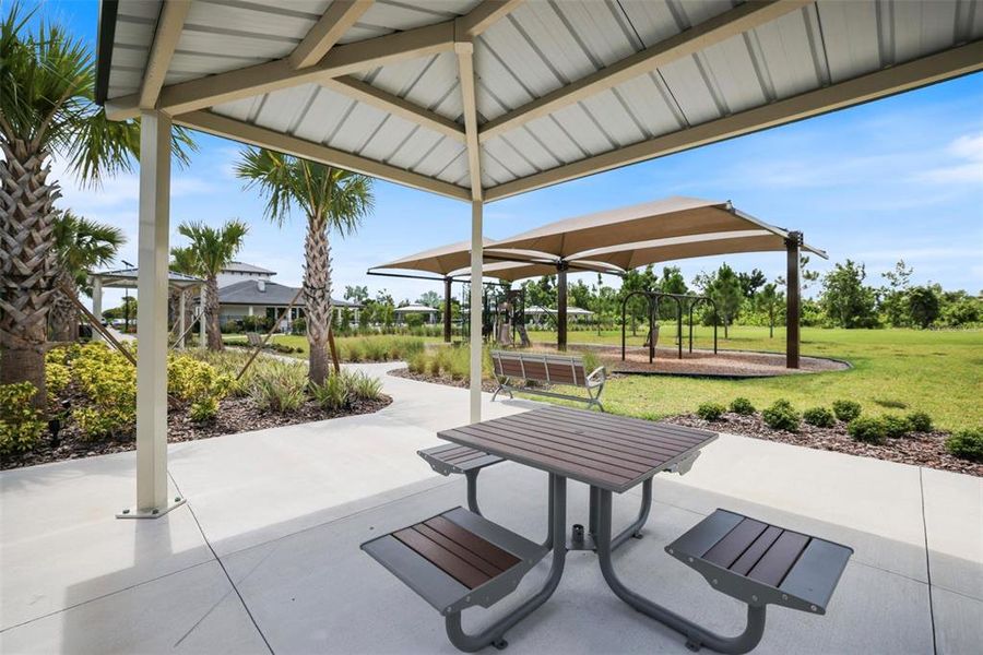 Community amenities in , Palmetto (Image 16). Community amenities in , Palmetto (Image 16).