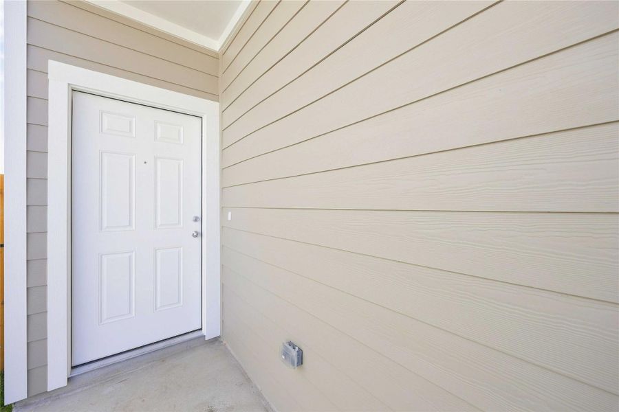 Exterior details and patio area of a home in , Houston (Image 18).