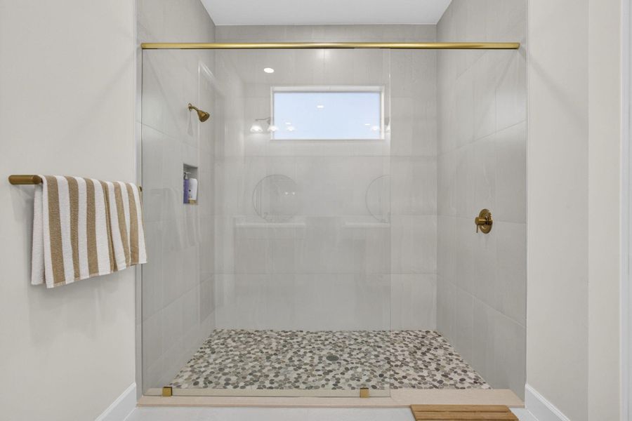 Master Bedroom Bathroom