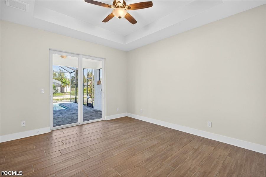 Spacious, unfurnished interior of a new home in Cape Coral, Cape Coral (Image 25).
