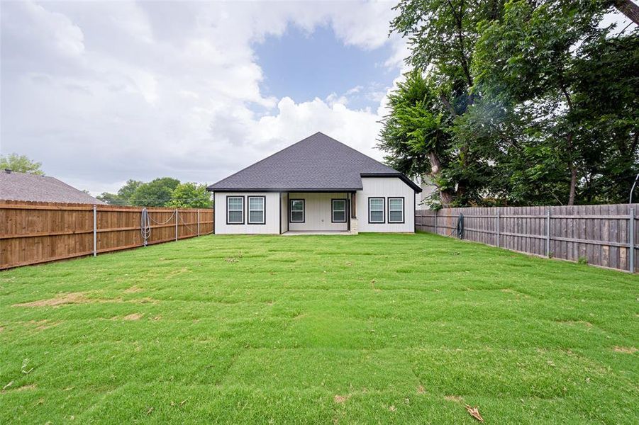 Exterior details and patio area of a home in , Fort Worth (Image 3).