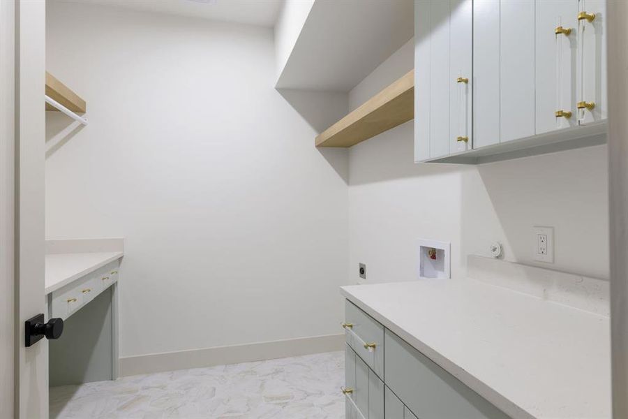 Furnished interior view inside a new home in , Dallas (Image 16).