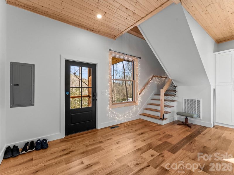 Spacious, unfurnished interior of a new home in , Brevard (Image 23).