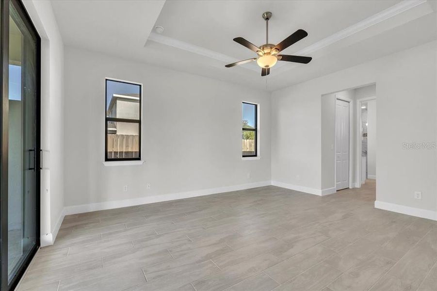 Spacious, unfurnished interior of a new home in , Cape Coral (Image 21).