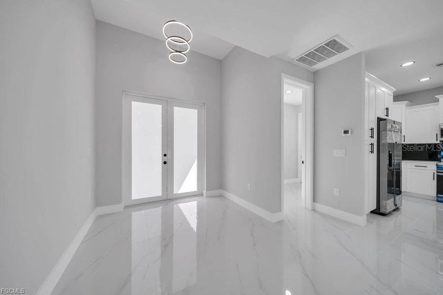 Spacious, unfurnished interior of a new home in , Lehigh Acres (Image 16).