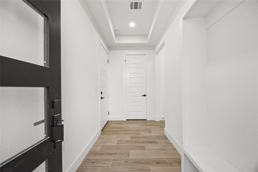 Spacious, unfurnished interior of a new home in , Houston (Image 15).