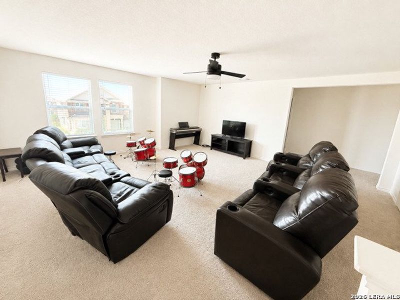 Furnished interior view inside a new home in Canyon Crest, San Antonio (Image 13). Furnished interior view inside a new home in Canyon Crest, San Antonio (Image 13).