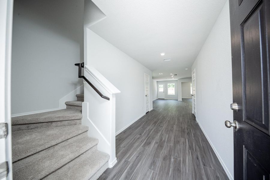 Spacious, unfurnished interior of a new home in Townsend Reserve, Splendora (Image 13).