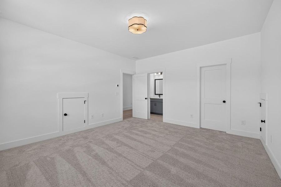 Spacious, unfurnished interior of a new home in Livingstone Park, Kennesaw (Image 46).