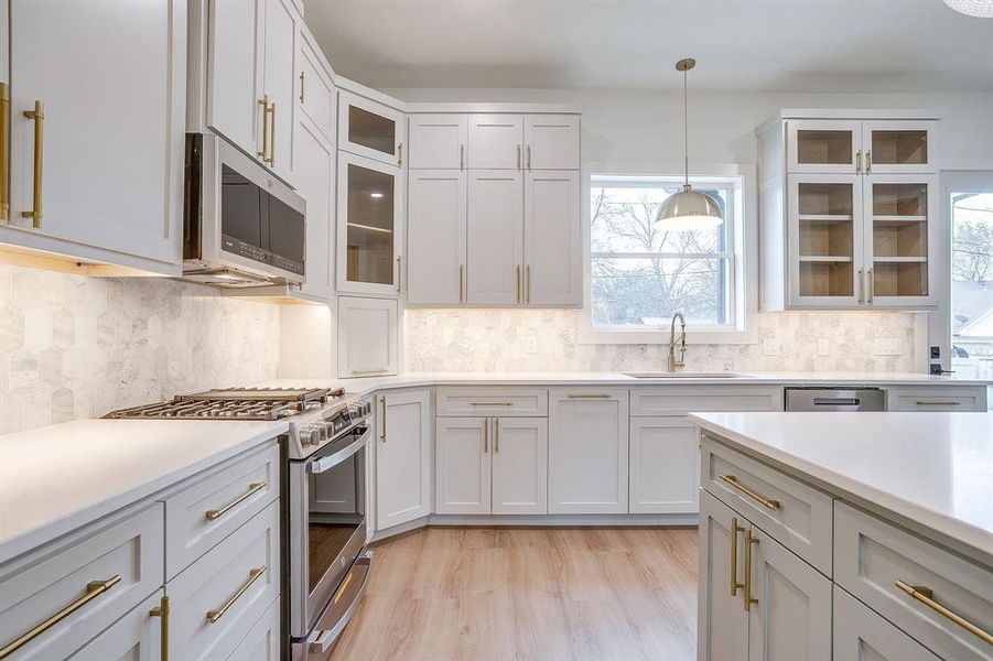 Furnished interior view inside a new home in , Fort Worth (Image 14).