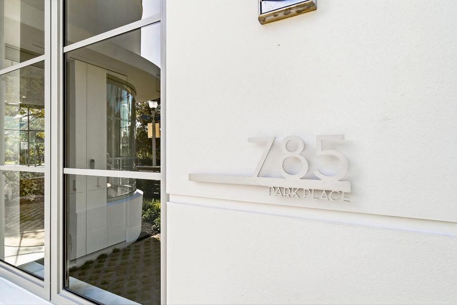 785-PARK-PLACE-33401-003