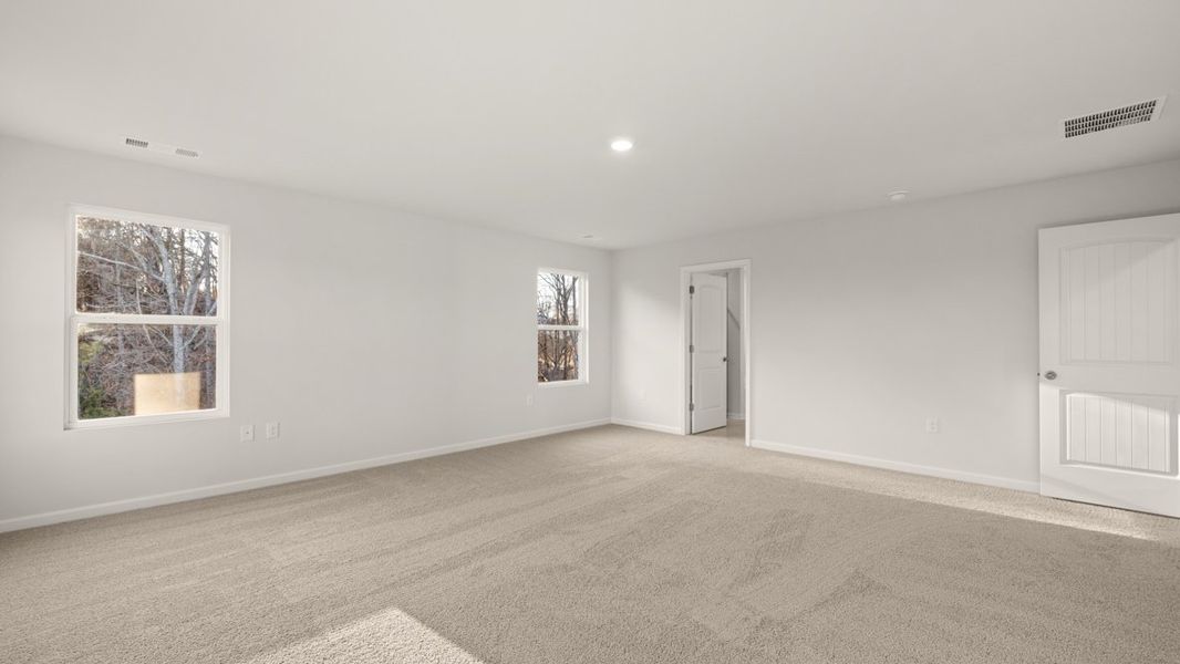 Spacious, unfurnished interior of a new home in Liberty Crossing, Braselton (Image 26).