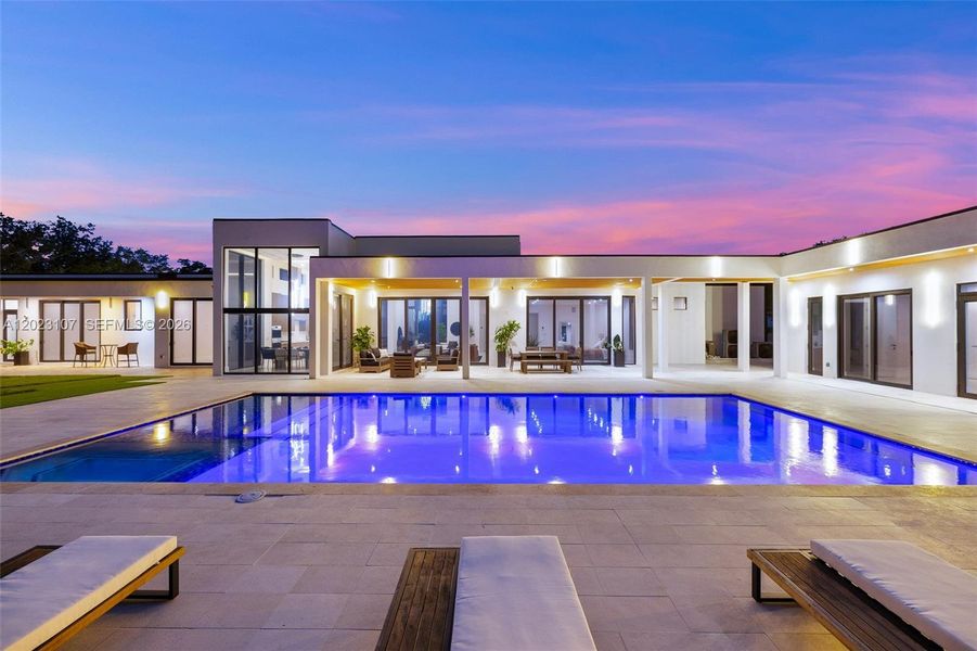 Exterior details and patio area of a home in , Cooper City (Image 20).