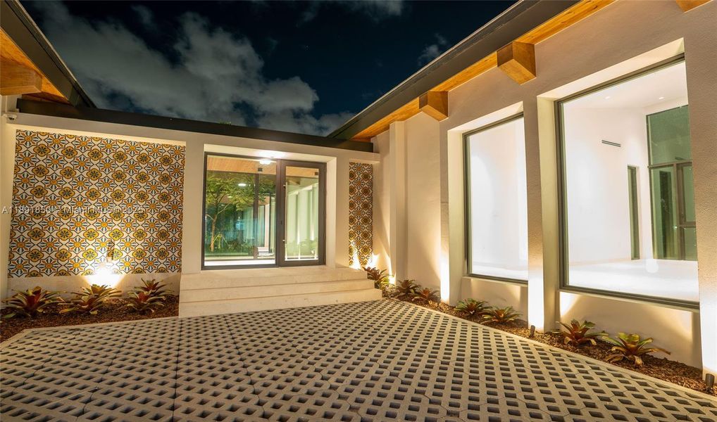 Exterior details and patio area of a home in , Coral Gables (Image 26).