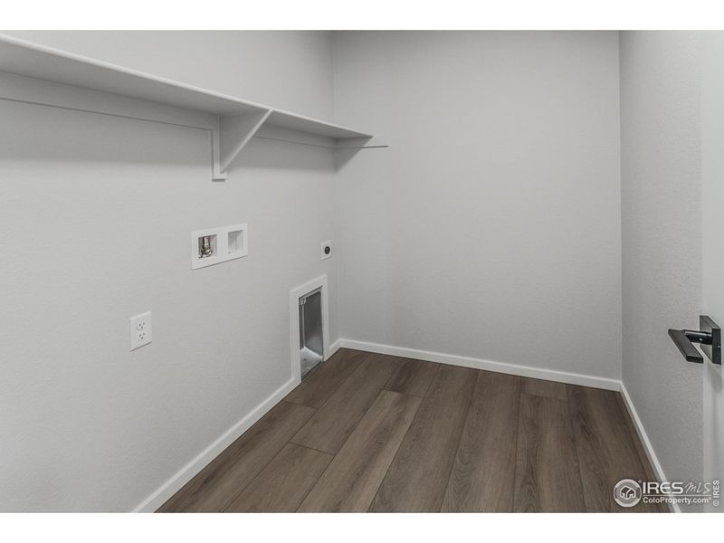 Spacious, unfurnished interior of a new home in , Timnath (Image 27). Spacious, unfurnished interior of a new home in , Timnath (Image 27).