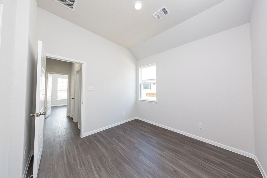 Spacious, unfurnished interior of a new home in Granger Pines, Conroe (Image 10). Spacious, unfurnished interior of a new home in Granger Pines, Conroe (Image 10).