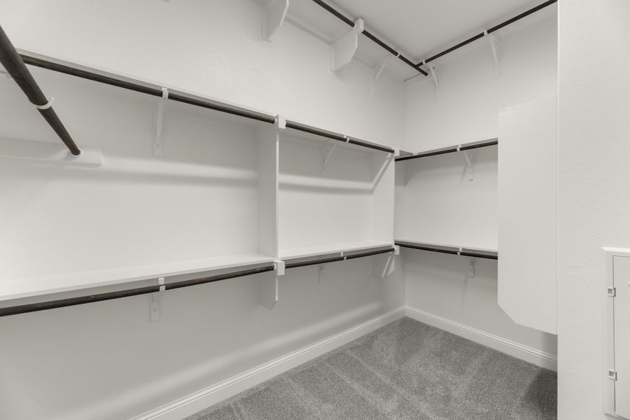 Spacious, unfurnished interior of a new home in Lake Shore Village, Rowlett (Image 24).