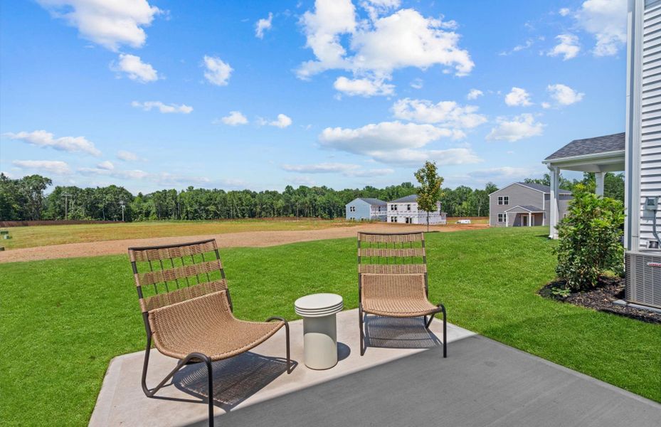 Representative exterior details of a home built from the Longspur by Pulte Homes in Crestview, Spartanburg (Image 26).