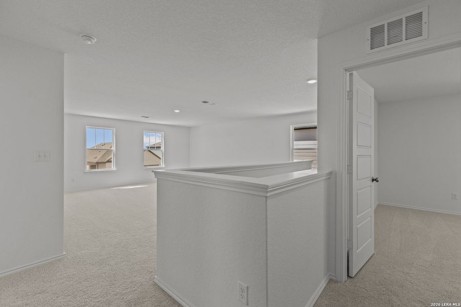 Spacious, unfurnished interior of a new home in , New Braunfels (Image 27).